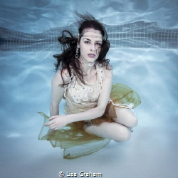 Underwater "flapper"
Nikon D300, Ikelite housing and dua... by Lisa Graham 